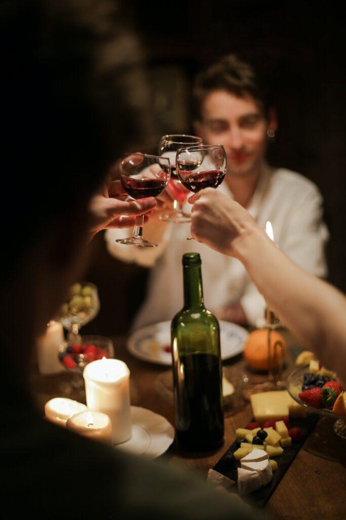 Amarone Wein als Mitbringsel zum Anstoßen