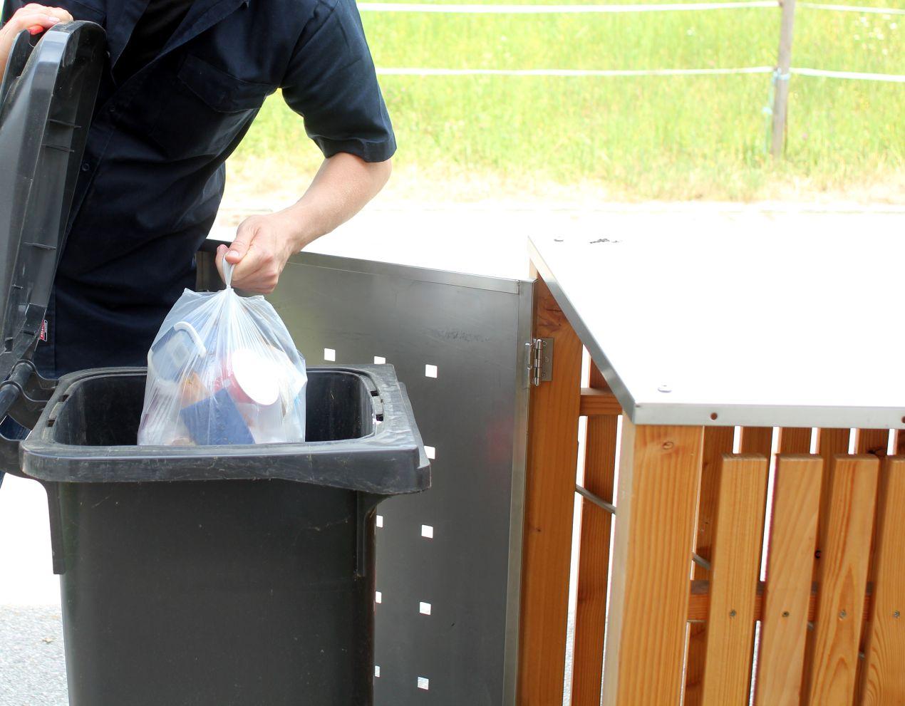 muelltonnenbox metall praktische loesung fuer sauberen umgang mit abfallbehältern zuhause
